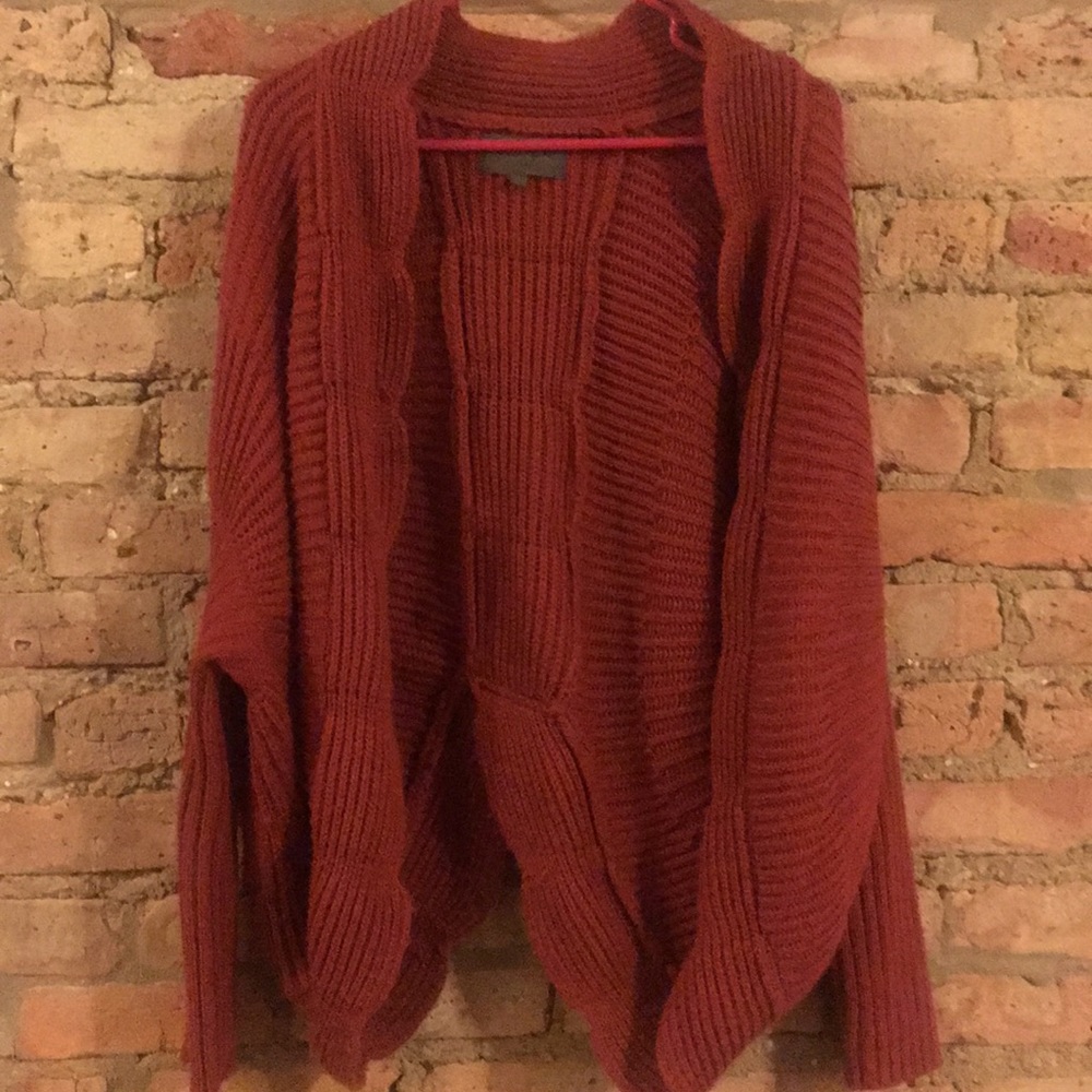 Knit cardigan with scalloped edges